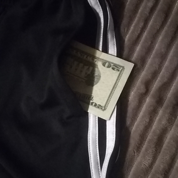 Shorts - Picture 4 of 4